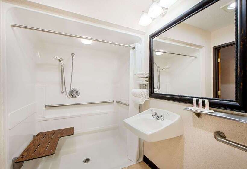 בית מלון כפרי Baymont By Wyndham Pella