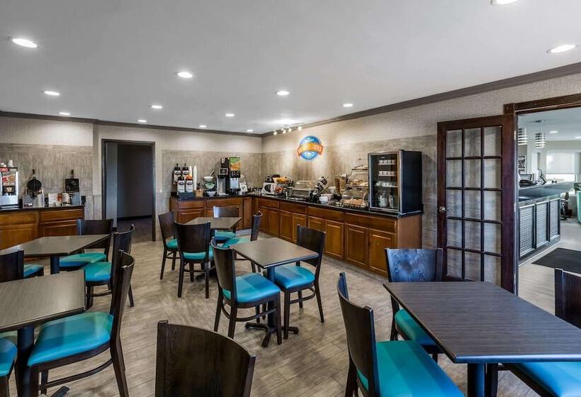 Отель Baymont By Wyndham Pella