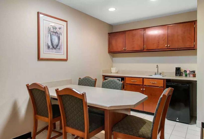 فندق Baymont By Wyndham Port Wentworth