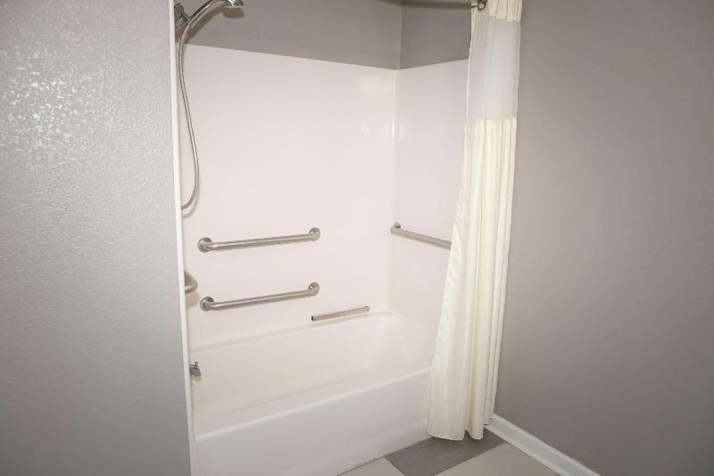 فندق Best Western Commerce Inn