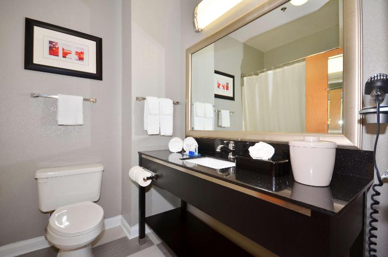 فندق Best Western Commerce Inn