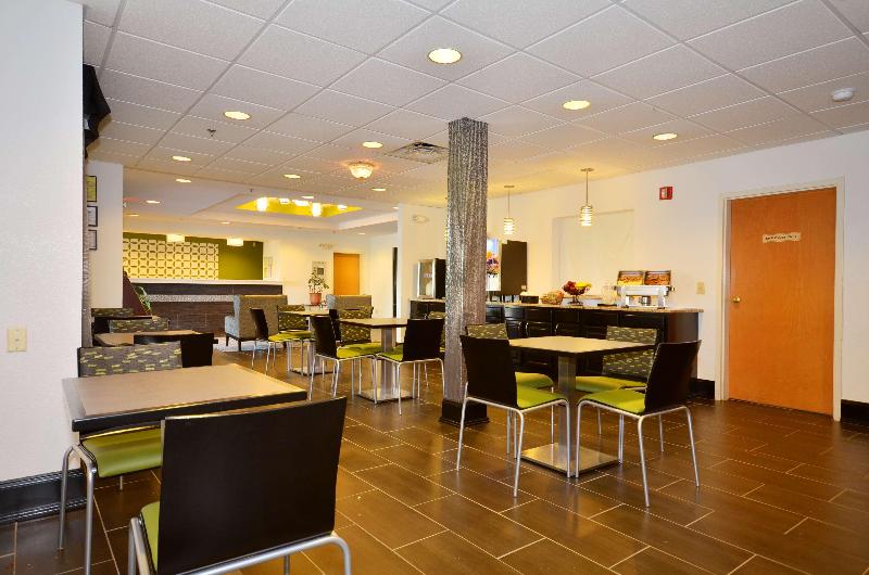 فندق Best Western Commerce Inn