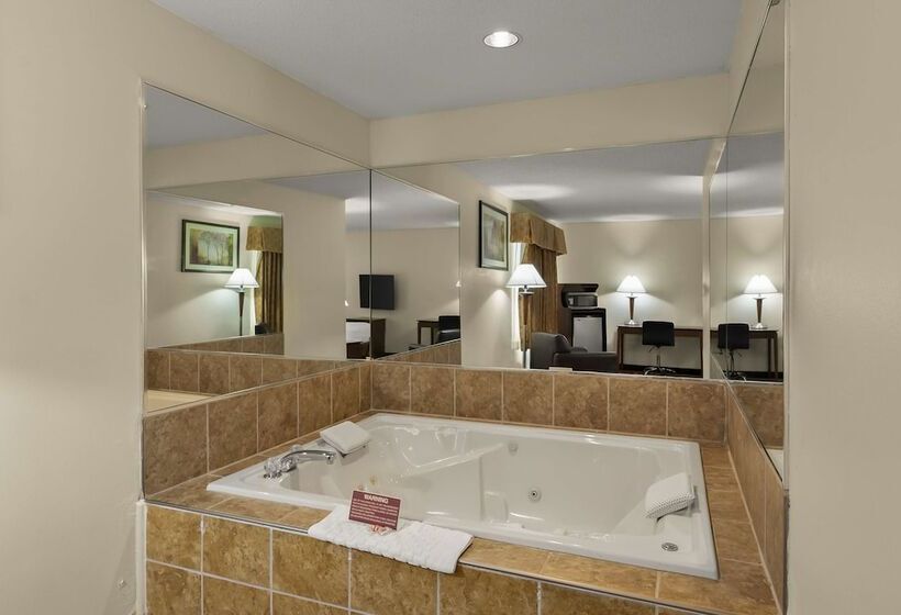 هتل Best Western Lakewood Inn