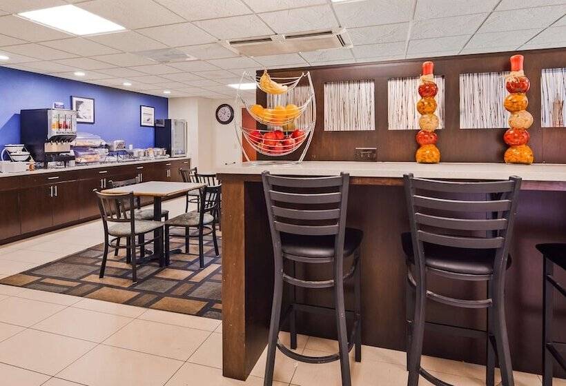 ホテル Best Western Plus Berkshire Hills Inn & Suites