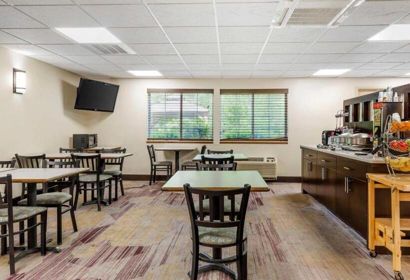 ホテル Best Western Plus Berkshire Hills Inn & Suites