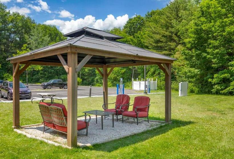 ホテル Best Western Plus Berkshire Hills Inn & Suites