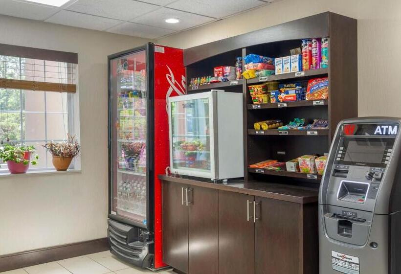 ホテル Best Western Plus Berkshire Hills Inn & Suites