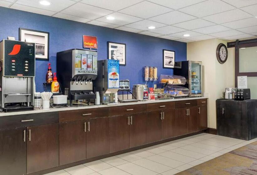 ホテル Best Western Plus Berkshire Hills Inn & Suites