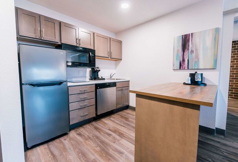 فندق Best Western Plus Executive Residency Waterloo & Cedar Falls