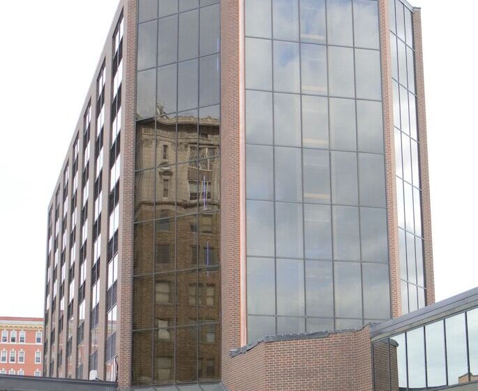 فندق Best Western Plus Executive Residency Waterloo & Cedar Falls