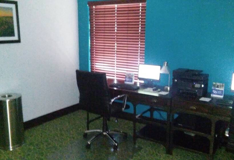 בית מלון כפרי Best Western Plus Springfield Airport Inn