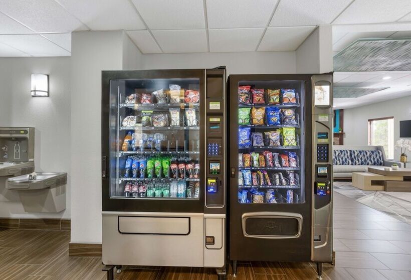 בית מלון כפרי Best Western Plus Springfield Airport Inn