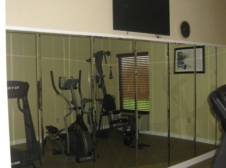 בית מלון כפרי Best Western Plus Springfield Airport Inn