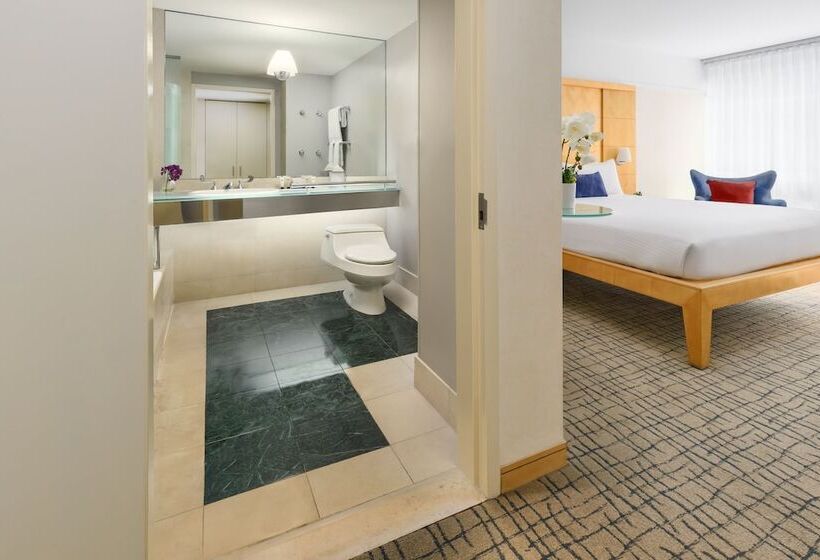 فندق Millennium Premier New York Times Square