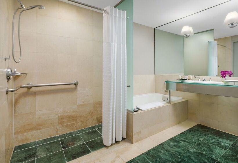 فندق Millennium Premier New York Times Square