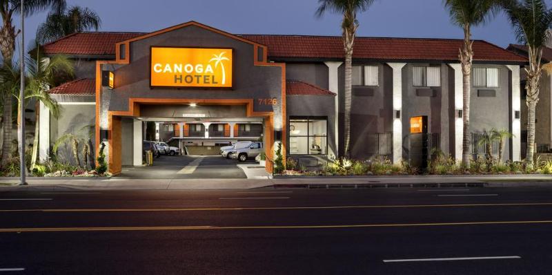 Canoga Hotel At Warner Center