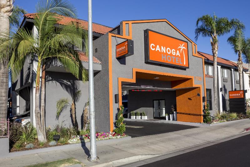 Canoga Hotel At Warner Center