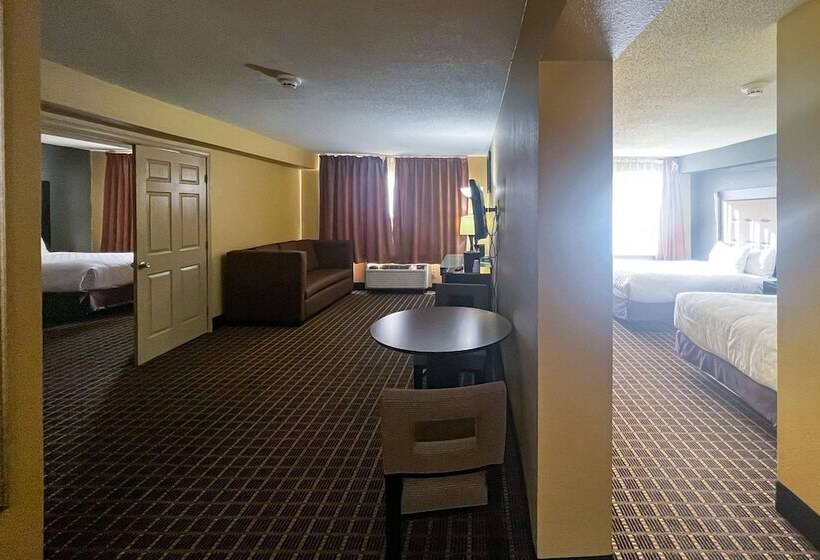 Clarion Hotel & Suites