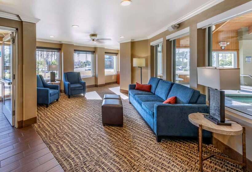 בית מלון כפרי Comfort Inn Fontana