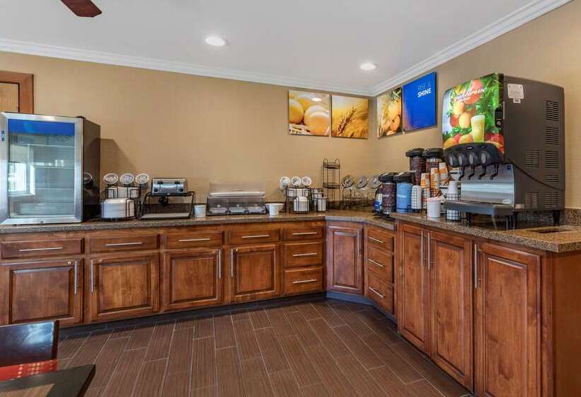 בית מלון כפרי Comfort Inn Fontana