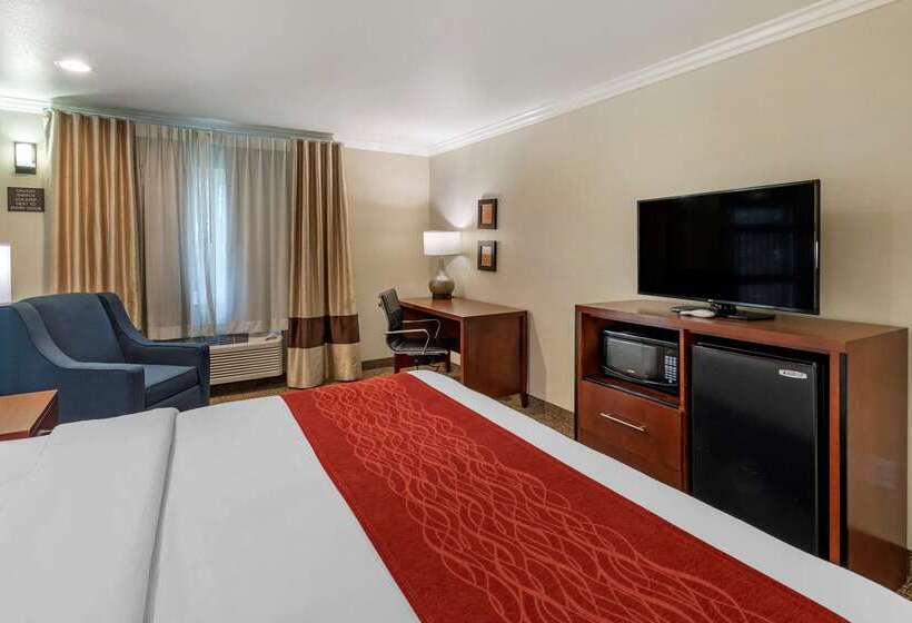 בית מלון כפרי Comfort Inn Fontana