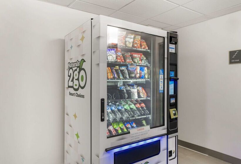 Отель Comfort Inn & Suites Louisville Airport Fair & Expo