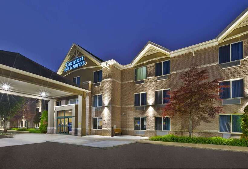 هتل Comfort Inn & Suites