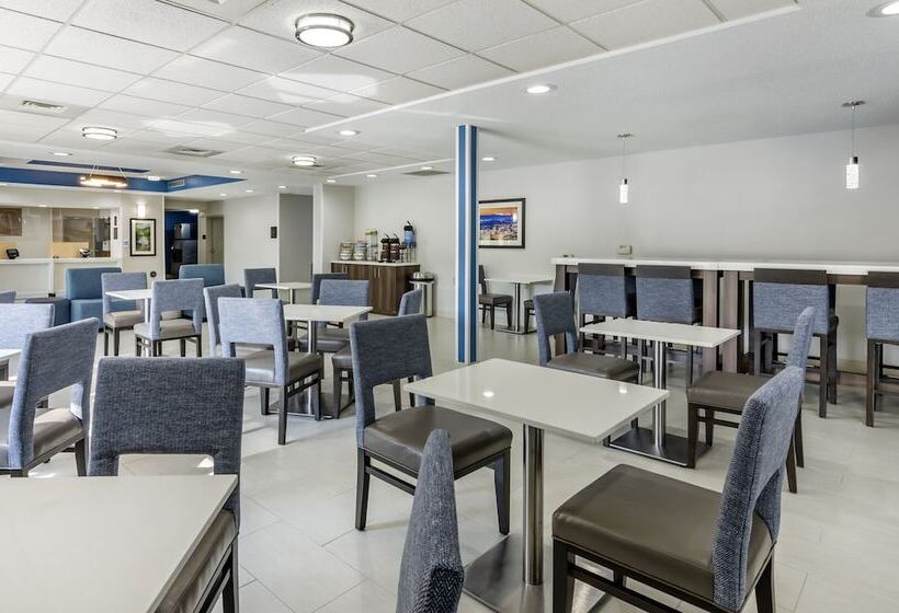 בית מלון כפרי Comfort Inn & Suites Troutville   Roanoke North   Daleville