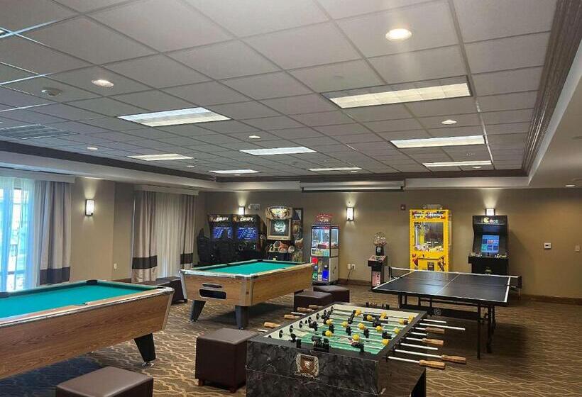 فندق Comfort Suites