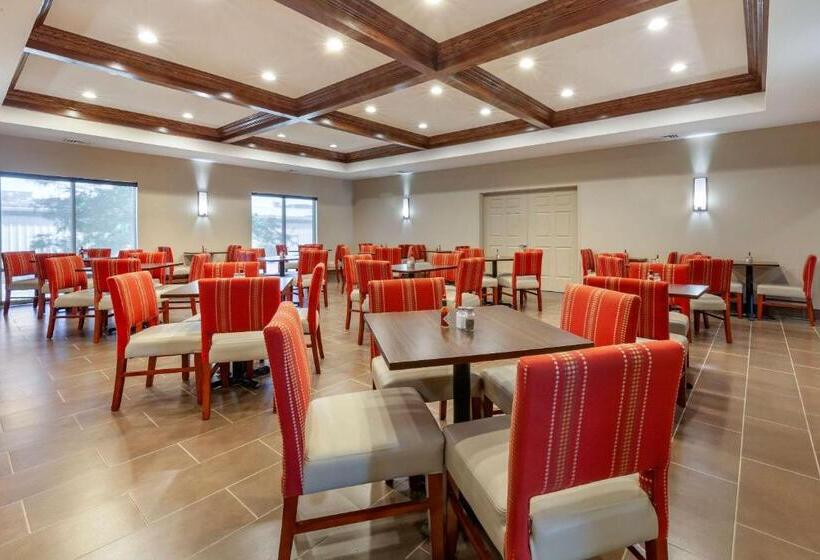 فندق Comfort Suites