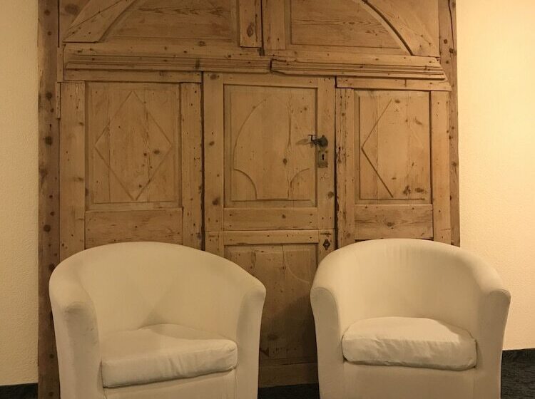 ホテル Danilo Savognin