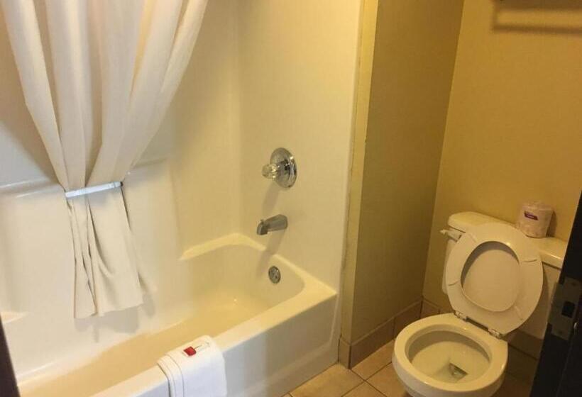 هتل Days Inn By Wyndham Phenix City Near Fort Moore