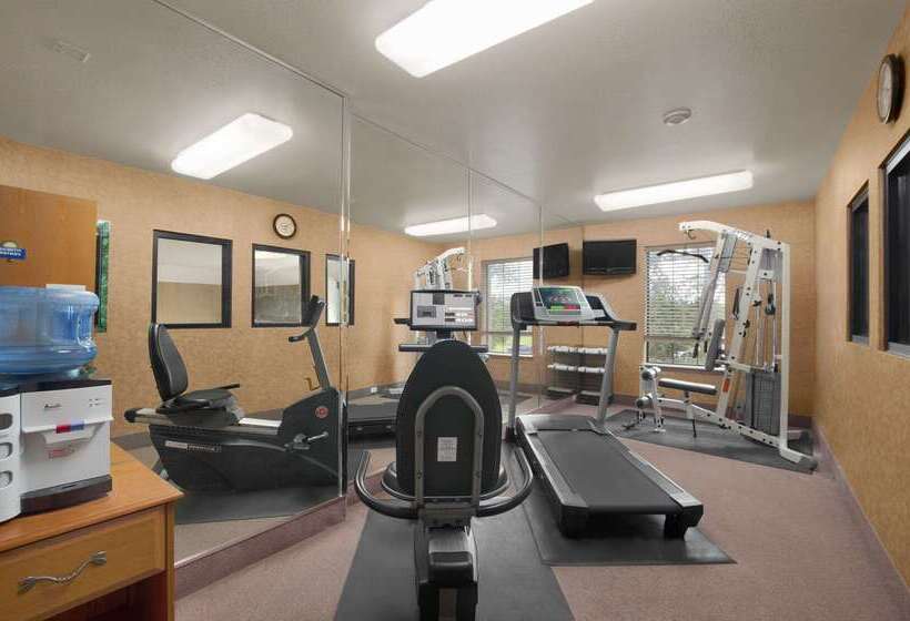 Отель Days Inn & Suites By Wyndham San Antonio North/stone Oak