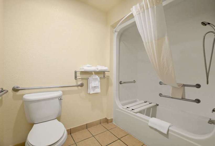 Отель Days Inn & Suites By Wyndham San Antonio North/stone Oak