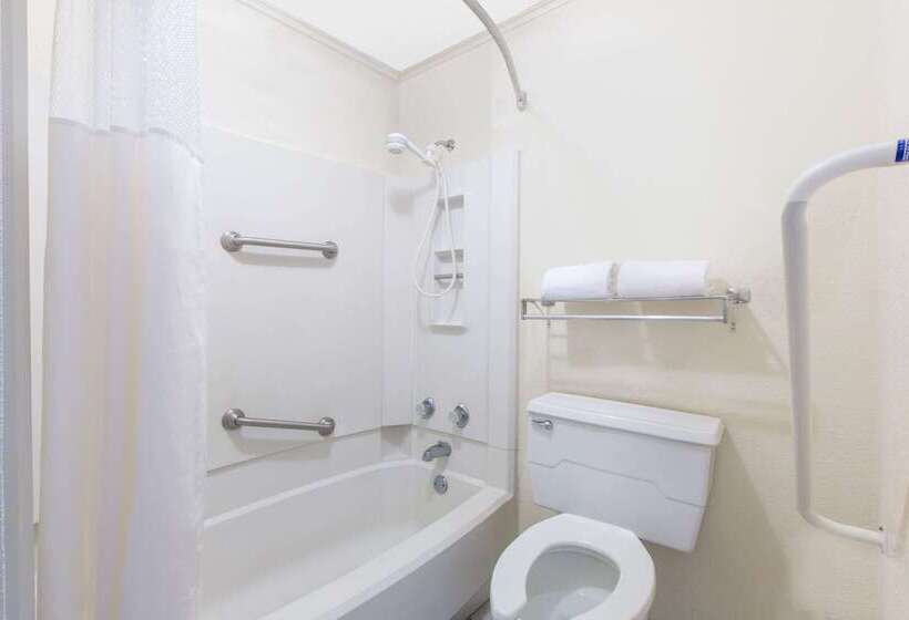 호텔 Days Inn & Suites By Wyndham Marshall