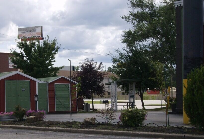 호텔 Days Inn & Suites By Wyndham Terre Haute