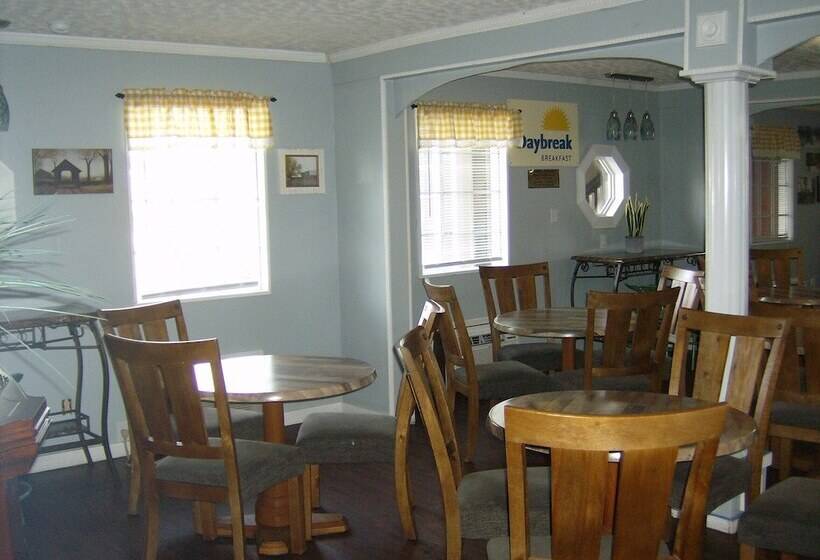 호텔 Days Inn & Suites By Wyndham Terre Haute