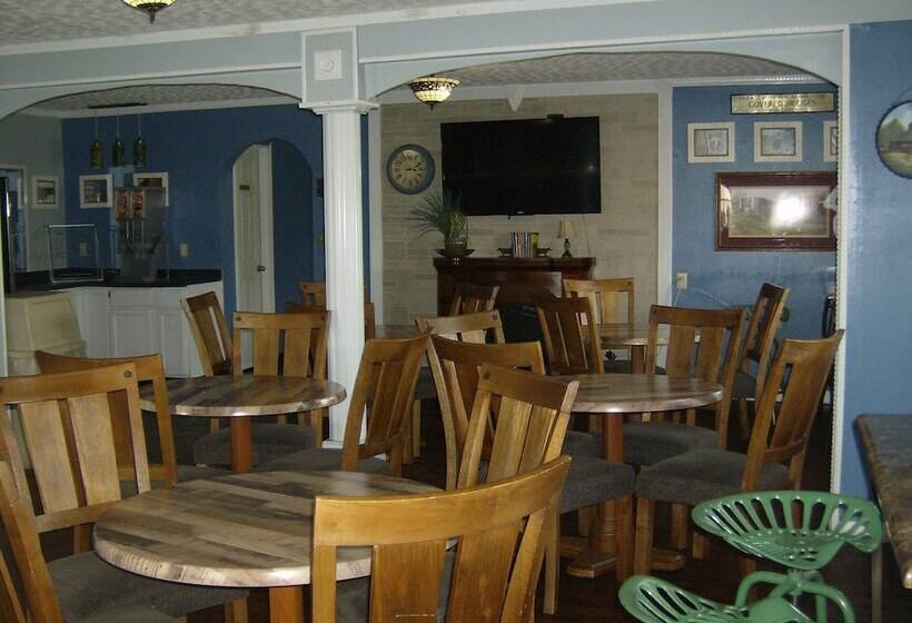 호텔 Days Inn & Suites By Wyndham Terre Haute