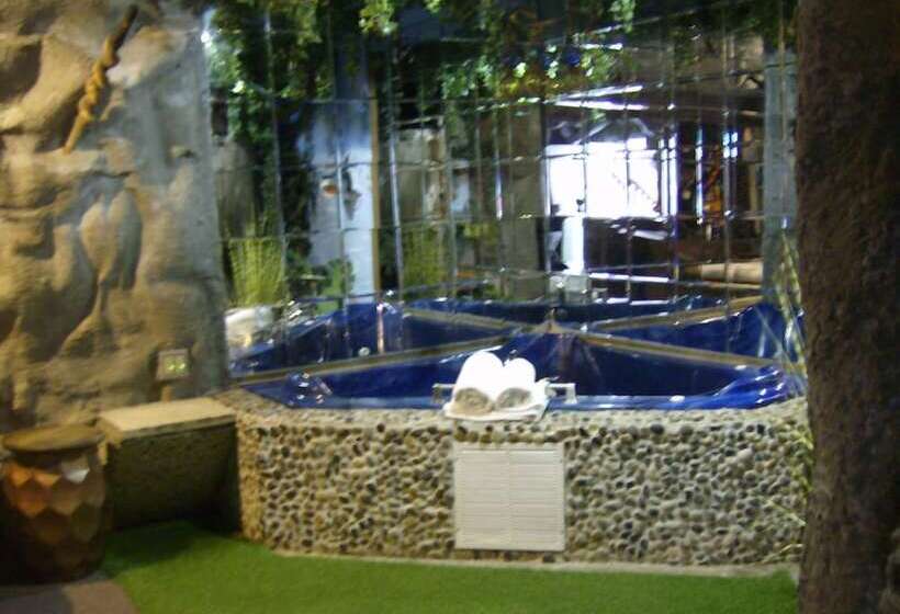 호텔 Days Inn & Suites By Wyndham Terre Haute