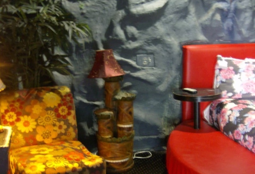 호텔 Days Inn & Suites By Wyndham Terre Haute