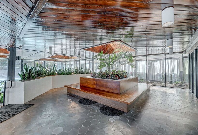 בית מלון כפרי Doubletree By Hilton Atlanta Windy Hill Ballpark