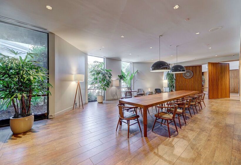 בית מלון כפרי Doubletree By Hilton Atlanta Windy Hill Ballpark