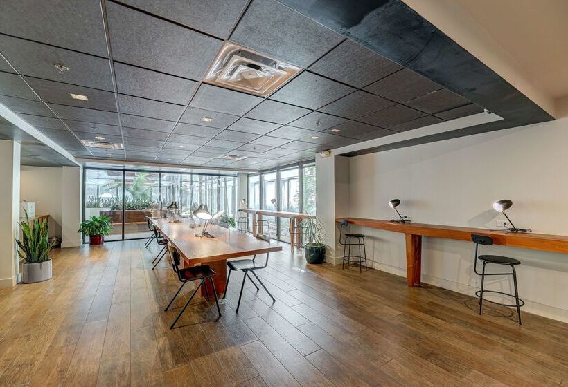 בית מלון כפרי Doubletree By Hilton Atlanta Windy Hill Ballpark