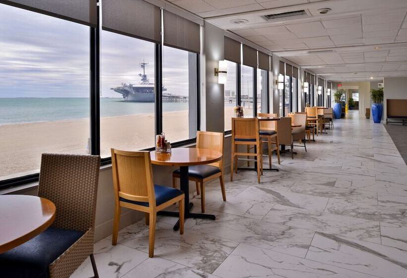 Отель Doubletree By Hilton Corpus Christi Beachfront