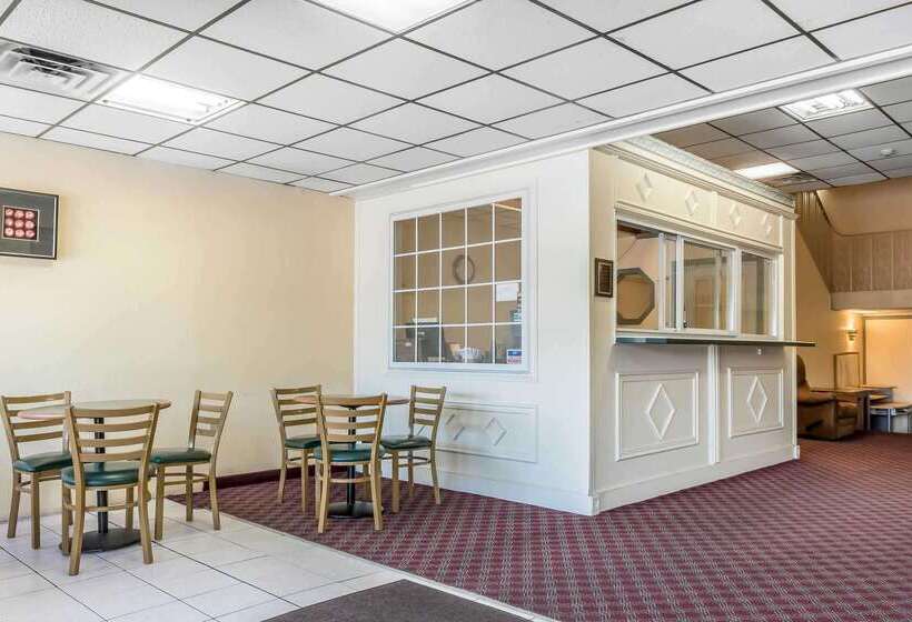 فندق Econo Lodge Airport