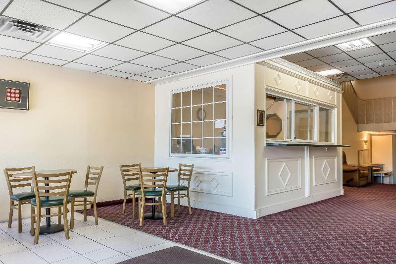 فندق Econo Lodge Airport