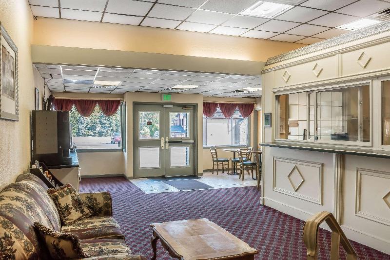 فندق Econo Lodge Airport