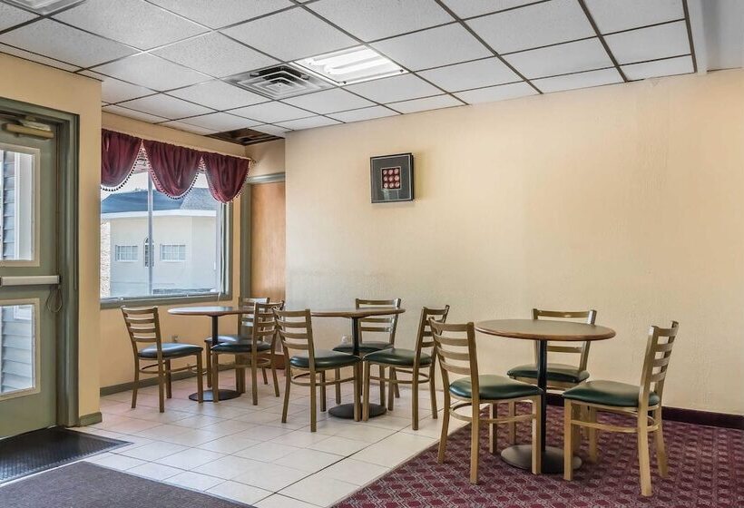 فندق Econo Lodge Airport