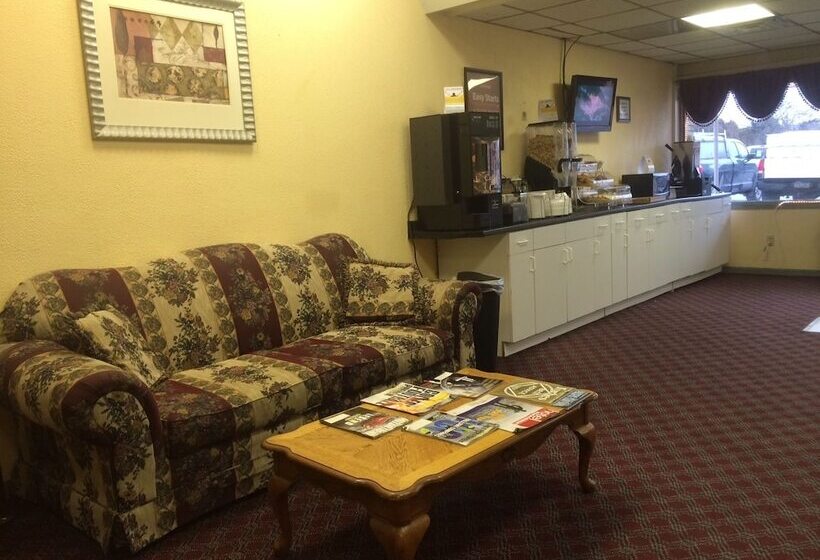 فندق Econo Lodge Airport