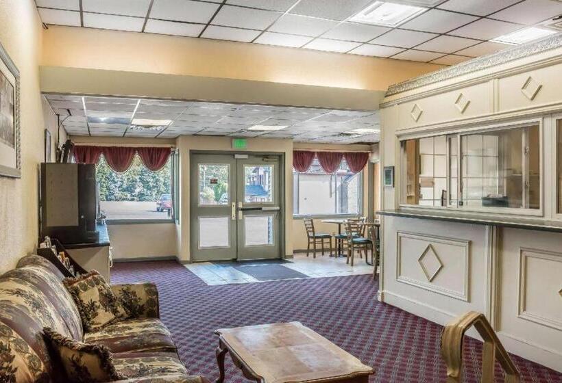 فندق Econo Lodge Airport